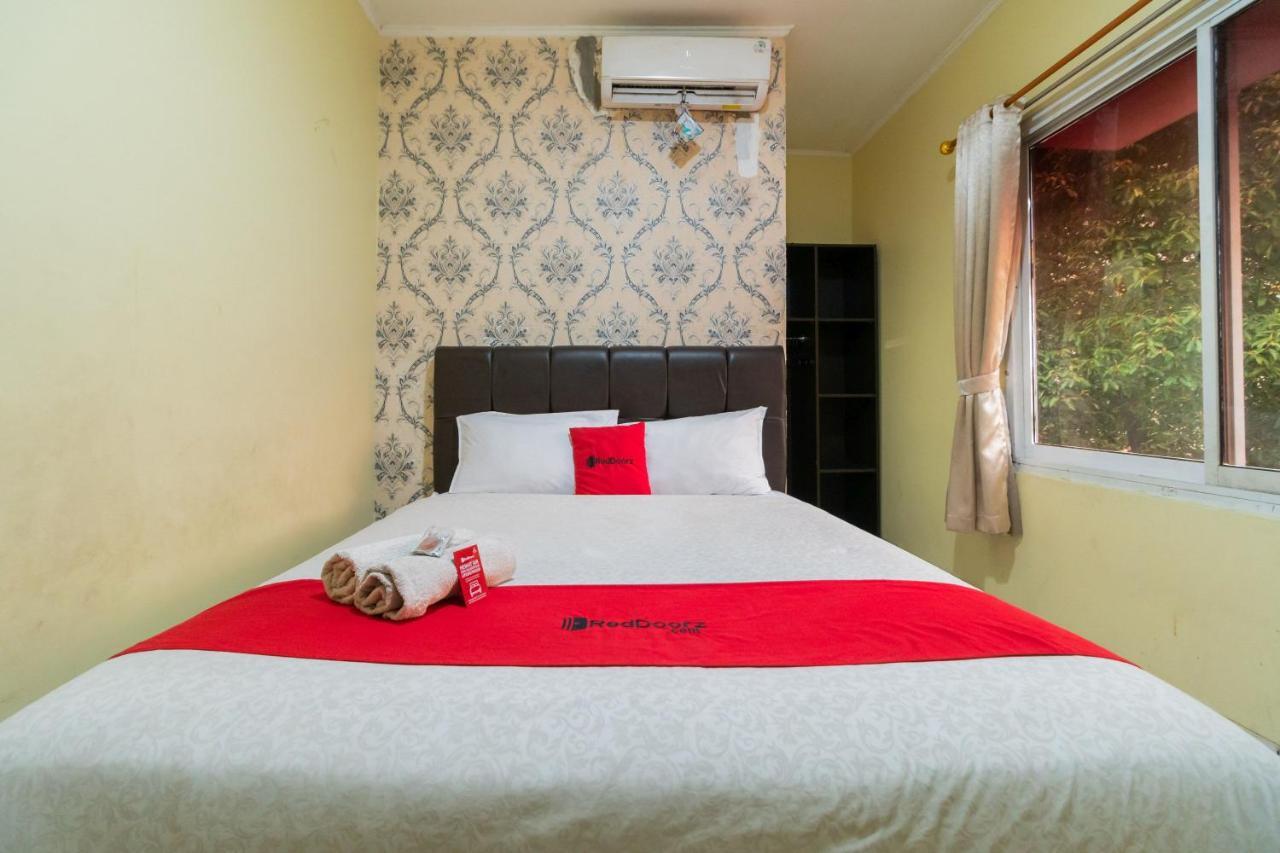 Reddoorz Near Tomang 2 Hotell Jakarta Eksteriør bilde